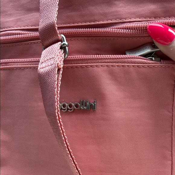 Baggallini Coral Pink Crossbody Organizer Like New Beautiful main image 5